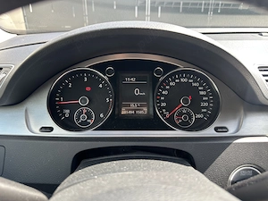 Volkswagen Passat 2.0 TDI 4Motion - imagine 8