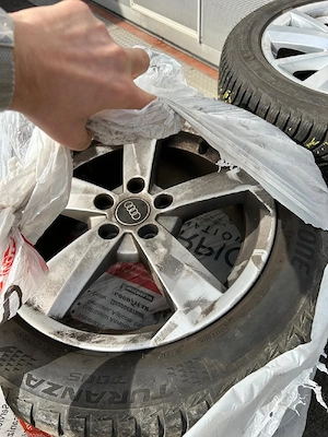 Anvelope vara : SET 4 BUC-215/55/17-94 V-DOT-2023, Protectie janta!