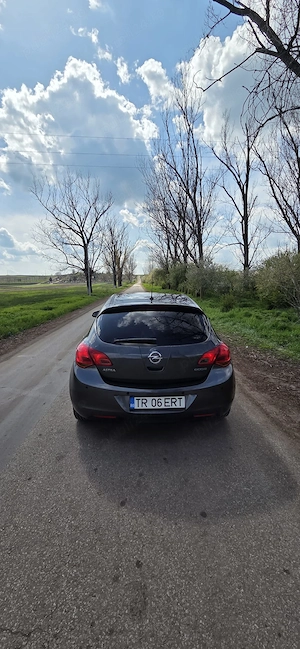 Opel Astra J 1.3 CDTI ecoFLEX - imagine 3