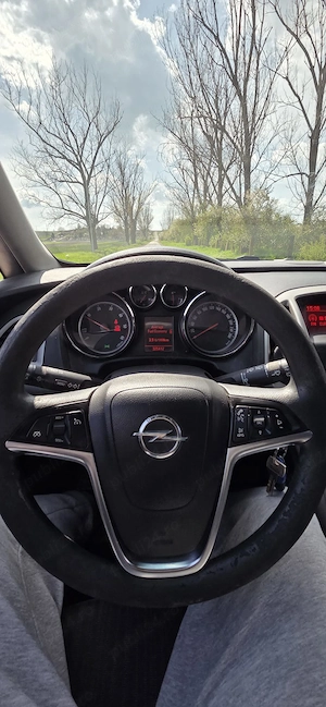 Opel Astra J 1.3 CDTI ecoFLEX - imagine 5