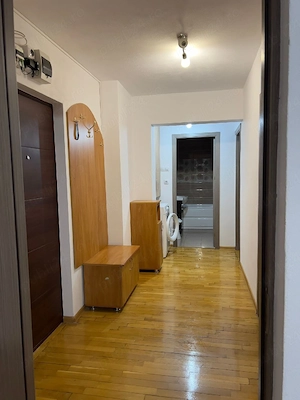 Închiriez apartament cu 2 camere în zona Decebal, strada Doina, etajul 1 - imagine 2