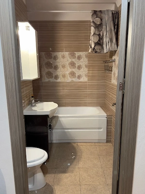 Închiriez apartament cu 2 camere în zona Decebal, strada Doina, etajul 1 - imagine 5