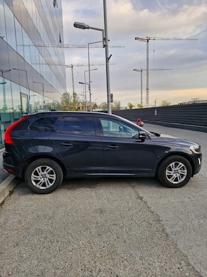   Vând Volvo Xc60  D4 2.0 Diesel  - imagine 3