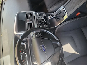   Vând Volvo Xc60  D4 2.0 Diesel  - imagine 6