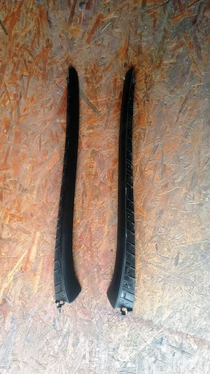 Set ornamente laterale parbriz Seat Toledo, Altea, Altea XL, 2004-2009, 5P0854319C și 5P0854320C - imagine 2