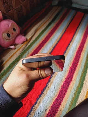 Samsung a16 lovit pe ramă pica 128 Gb cu 4 Gb RAM