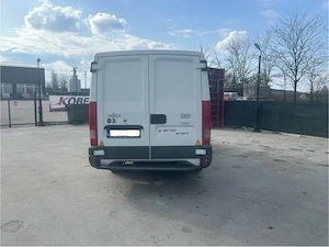 Vând autoutilitara Iveco Daily - imagine 3