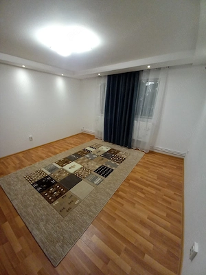 vand apartament 2 camere - imagine 3