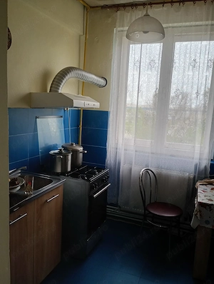 Vand apartament 2 camere - imagine 3