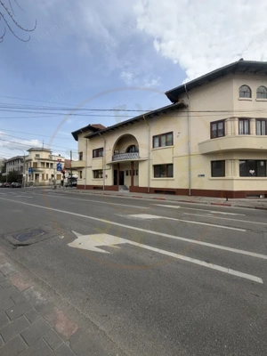Spațiu birouri / locuință – 181 mp utili, etaj + mansardă în vilă, Centru Piteșt - imagine 3