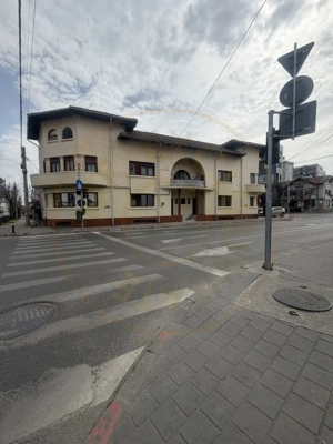 Spațiu birouri / locuință – 181 mp utili, etaj + mansardă în vilă, Centru Piteșt - imagine 2