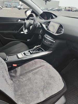 Vand PEUGEOT 308 SW 1.5HDI, 130cp, cutie automata, 213000km, an 2019, 9300euro neg - imagine 7