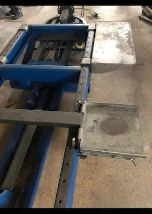 Dispozitiv centrat caroserii 