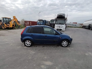 Vând Ford fiesta - imagine 2