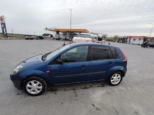 Vând Ford fiesta - imagine 4