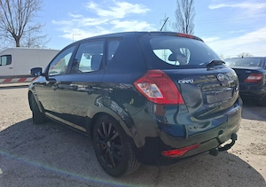 Kia Ceed hatchback 1,4 benzină  - imagine 4
