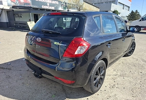 Kia Ceed hatchback 1,4 benzină  - imagine 3
