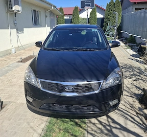 Kia Ceed hatchback 1,4 benzină  - imagine 9