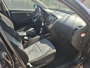 Kia Ceed hatchback 1,4 benzină  - imagine 7