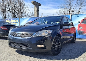 Kia Ceed hatchback 1,4 benzină  - imagine 2