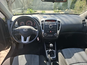 Kia Ceed hatchback 1,4 benzină  - imagine 5