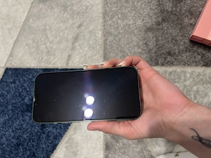 Vând IPhone 13 , verde , 128GB, Stare foarte bună , sănătatea bateriei 100%