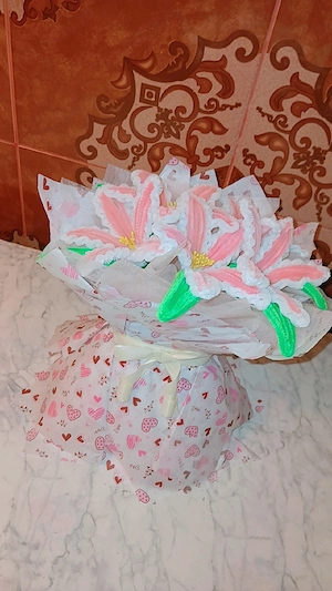 Flori din sîrmă plușată 