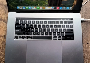 Apple MacBook Pro 15'  - i7 16Gb Ram 256SSD