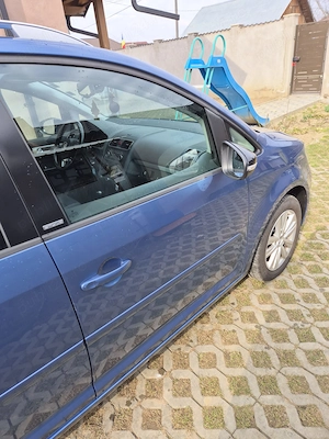 Vând Volkswagen Touran - imagine 4