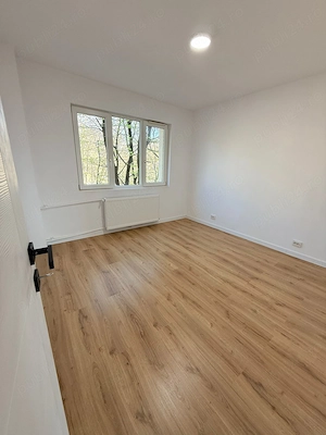 3 camere 70 mp decomandat Bloc tip C Mutare rapida Renovat complet  - imagine 12