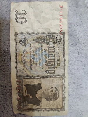 Vând colecția mea de banii pt interesați