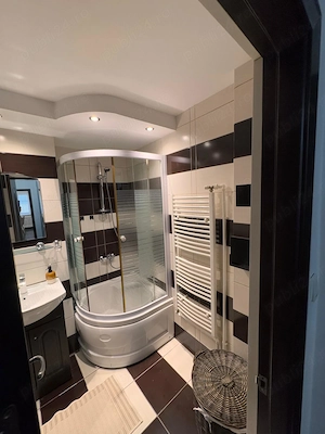 Închiriez Apartament 3 camere spațios   Agigea  - imagine 7