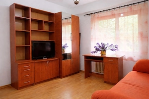 Inchiriez apartament decomandat 2 camere  - imagine 2