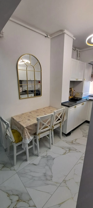 Vand Garsoniera ultracentral,  et 1, bloc deosebit, construita dupa 1987, moderna, complet utilata - imagine 9