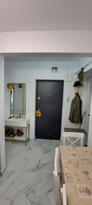 Vand Garsoniera ultracentral,  et 1, bloc deosebit, construita dupa 1987, moderna, complet utilata - imagine 4