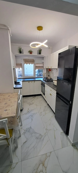 Vand Garsoniera ultracentral,  et 1, bloc deosebit, construita dupa 1987, moderna, complet utilata - imagine 8