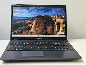 Laptop Samsung 300E i5 8GB 256GB