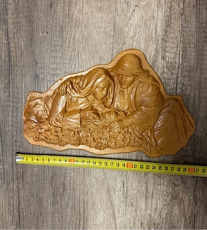 Icoană sculptată în lemn de cireș   Nașterea Domnului (Sfânta Familie) - imagine 4