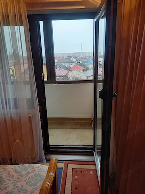 Proprietar vând apartament  3 camere Str.Mioriței 