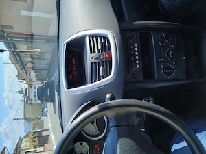 Vând Peugeot 207 an fabricație 2008 motor 1.4 benzină.  Înmatriculată în România toate  actele sunt. - imagine 7