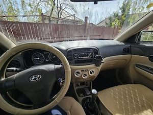 Hyundai Accent - imagine 5