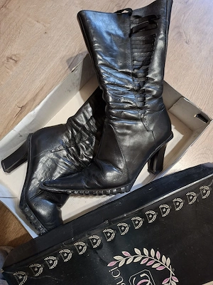 Cizma Gucci din piele cu blana pe interior