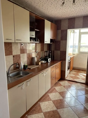 3 camere decomandat, centrala proprie, parcare inclusă, AC în fiecare cameră - imagine 4
