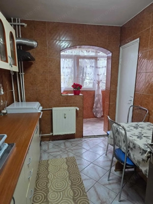 2 camere decomandat, etaj 3, mobilat, aproape metrou si Penny - imagine 5