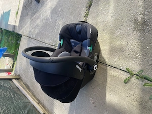 Vând cărucior Lionelo Mika Plus