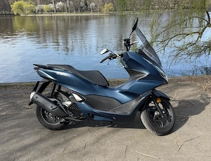Vand Honda PCX 125 cmc 2024 3000km