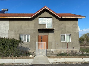 Vând casă tip duplex P+E   Botorogi, com. Dănești