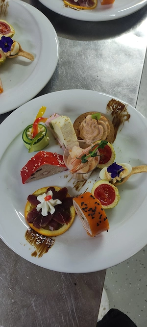 bucatar cu experienta......... - imagine 3