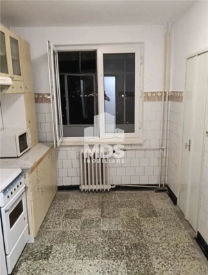 3 camere confort 1 et intermediar linga Punctele Cardinale