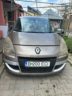 Vand Renault Scenic Berlina cu haion - imagine 5